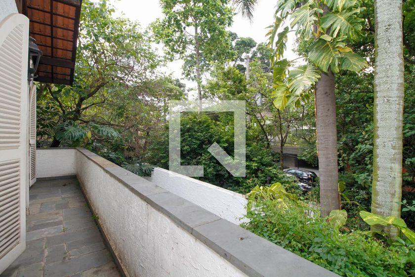 Casa à Venda – Vila Madalena, 4 Quartos, 875 m² – São Paulo