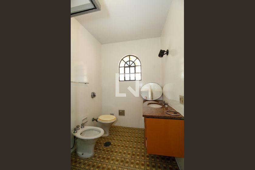 Casa à Venda – Vila Madalena, 4 Quartos, 875 m² – São Paulo