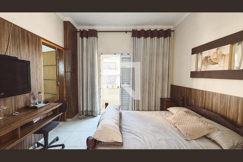 Casa à Venda – Santana, 4 Quartos, 240 m² – São Paulo