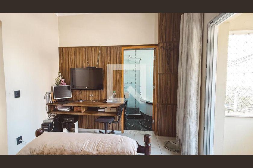 Casa à Venda – Santana, 4 Quartos, 240 m² – São Paulo