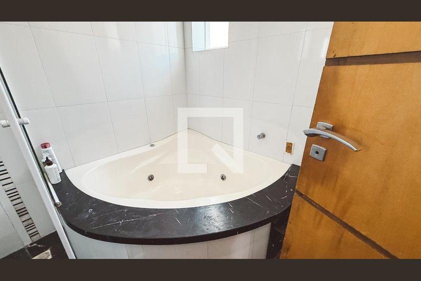 Casa à Venda – Santana, 4 Quartos, 240 m² – São Paulo