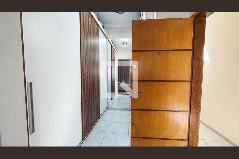 Casa à Venda – Santana, 4 Quartos, 240 m² – São Paulo