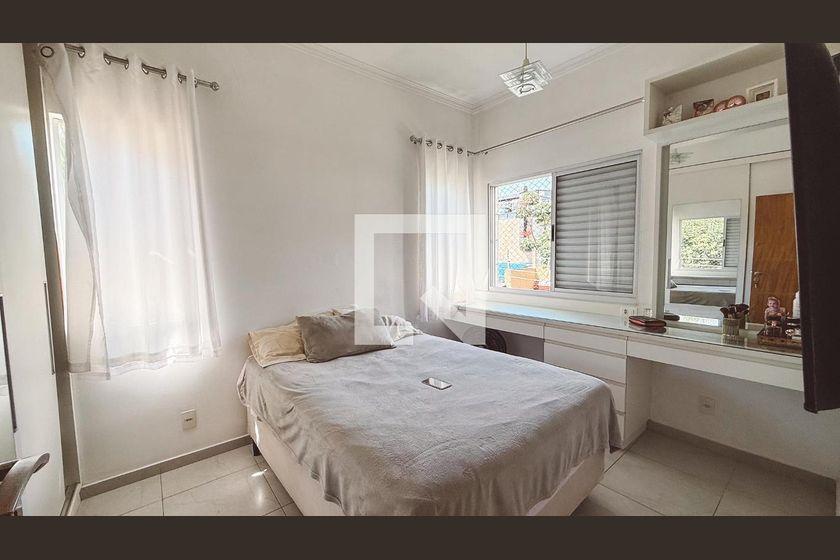 Casa à Venda – Santana, 4 Quartos, 240 m² – São Paulo