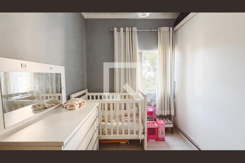 Casa à Venda – Santana, 4 Quartos, 240 m² – São Paulo