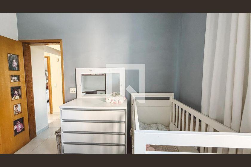 Casa à Venda – Santana, 4 Quartos, 240 m² – São Paulo