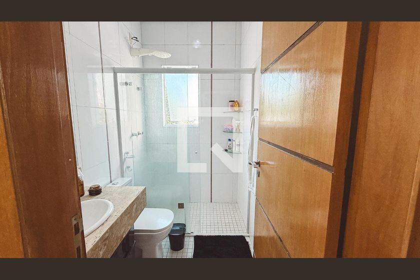 Casa à Venda – Santana, 4 Quartos, 240 m² – São Paulo
