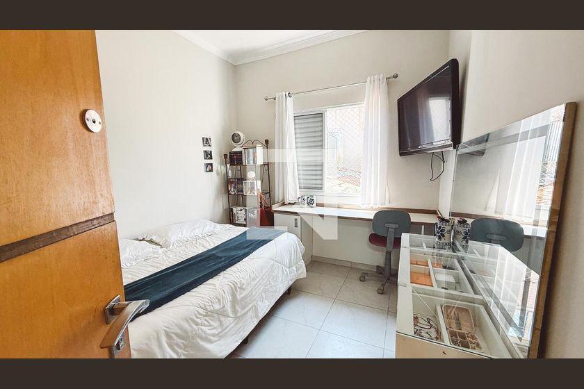 Casa à Venda – Santana, 4 Quartos, 240 m² – São Paulo