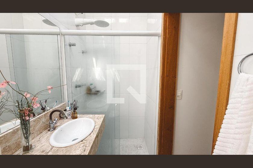 Casa à Venda – Santana, 4 Quartos, 240 m² – São Paulo