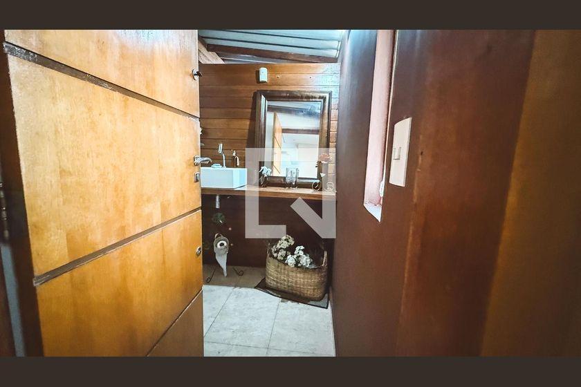 Casa à Venda – Santana, 4 Quartos, 240 m² – São Paulo