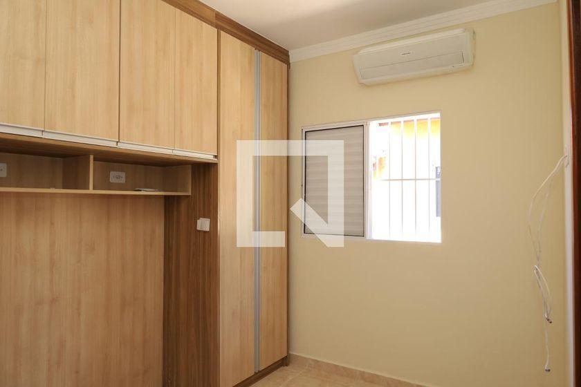 Casa à Venda – Itaquera, 2 Quartos, 65 m² – São Paulo