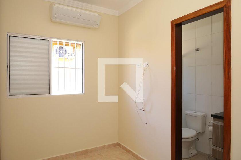 Casa à Venda – Itaquera, 2 Quartos, 65 m² – São Paulo