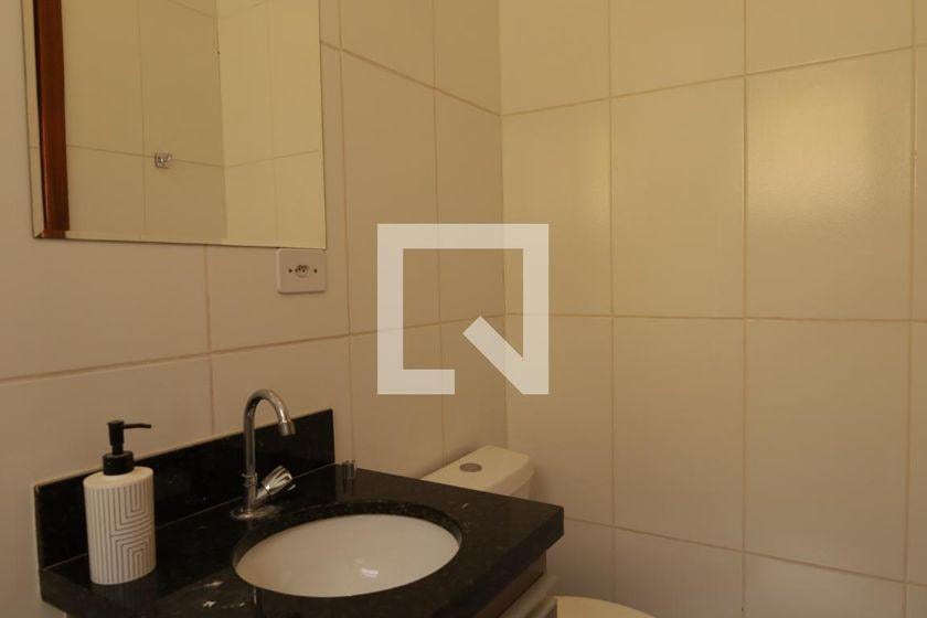 Casa à Venda – Itaquera, 2 Quartos, 65 m² – São Paulo