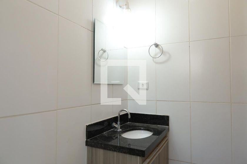 Casa à Venda – Itaquera, 2 Quartos, 65 m² – São Paulo