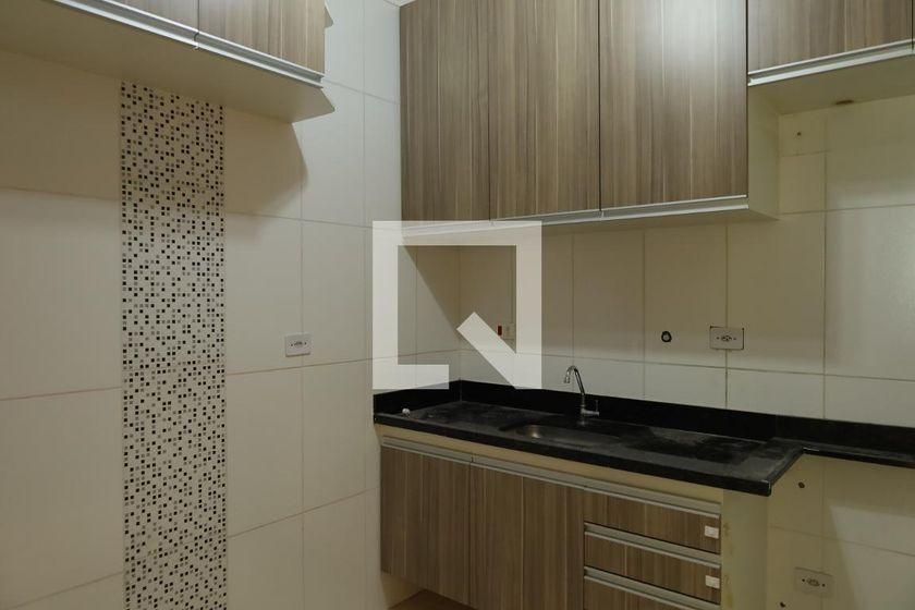Casa à Venda – Itaquera, 2 Quartos, 65 m² – São Paulo