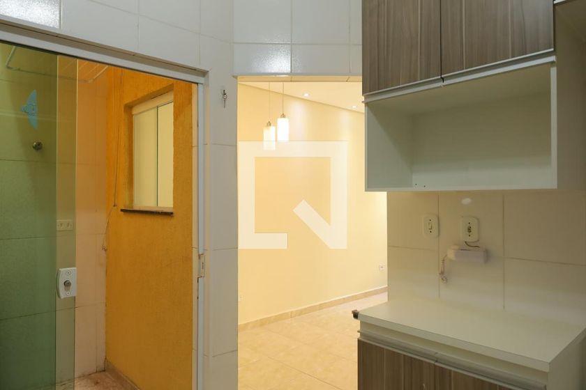 Casa à Venda – Itaquera, 2 Quartos, 65 m² – São Paulo