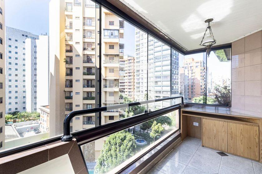 Apartamento à Venda – Moema, 3 Quartos, 200 m² – São Paulo