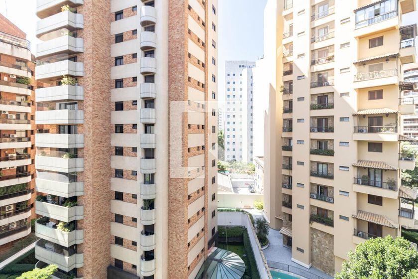 Apartamento à Venda – Moema, 3 Quartos, 200 m² – São Paulo
