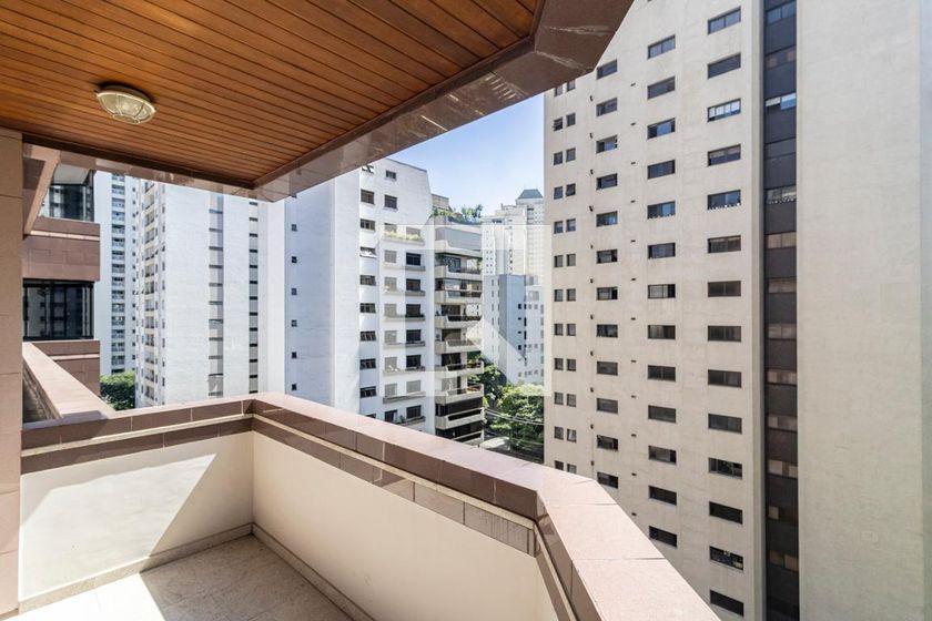 Apartamento à Venda – Moema, 3 Quartos, 200 m² – São Paulo