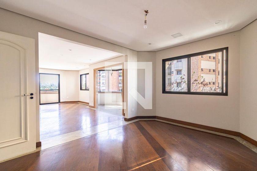 Apartamento à Venda – Moema, 3 Quartos, 200 m² – São Paulo