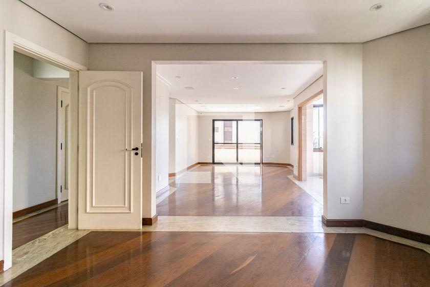 Apartamento à Venda – Moema, 3 Quartos, 200 m² – São Paulo