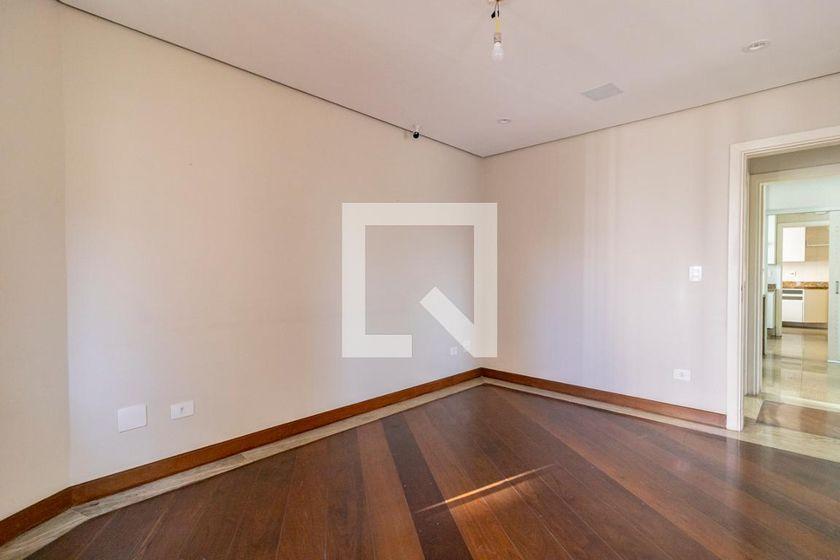 Apartamento à Venda – Moema, 3 Quartos, 200 m² – São Paulo