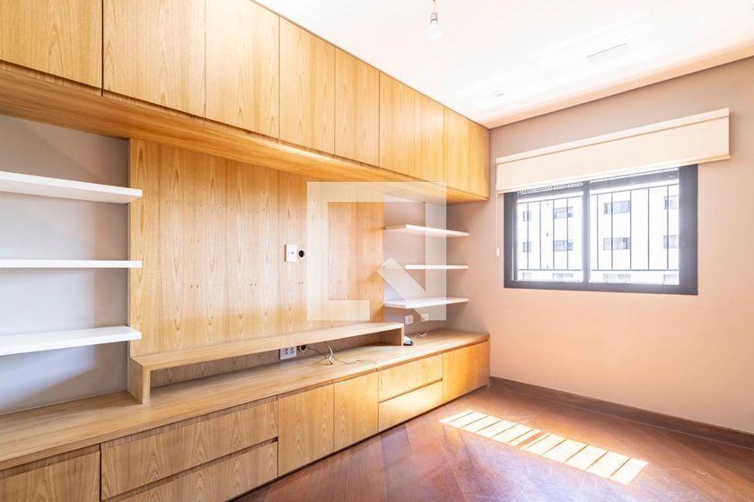 Apartamento à Venda – Moema, 3 Quartos, 200 m² – São Paulo
