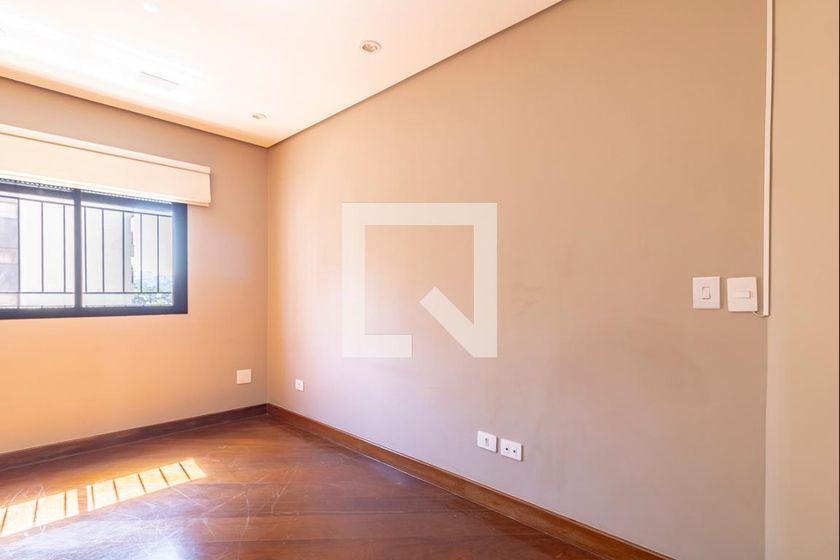 Apartamento à Venda – Moema, 3 Quartos, 200 m² – São Paulo