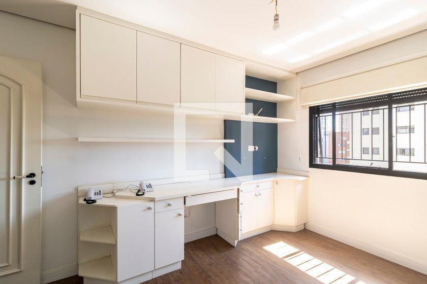 Apartamento à Venda – Moema, 3 Quartos, 200 m² – São Paulo