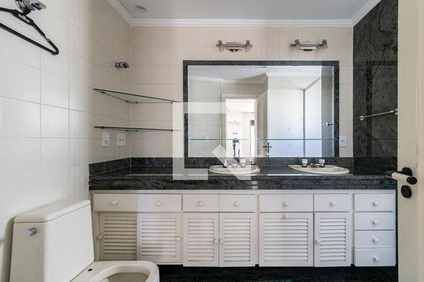 Apartamento à Venda – Moema, 3 Quartos, 200 m² – São Paulo