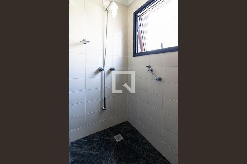 Apartamento à Venda – Moema, 3 Quartos, 200 m² – São Paulo