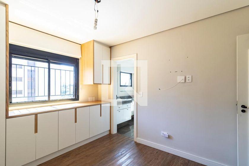 Apartamento à Venda – Moema, 3 Quartos, 200 m² – São Paulo