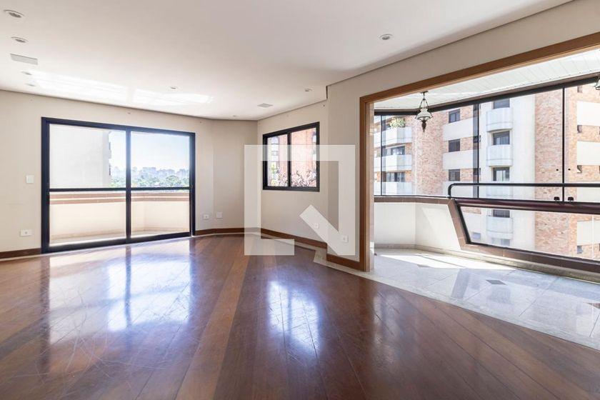 Apartamento à Venda – Moema, 3 Quartos, 200 m² – São Paulo