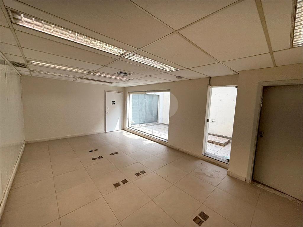 Prédio inteiro à venda em Bom Retiro – SP
