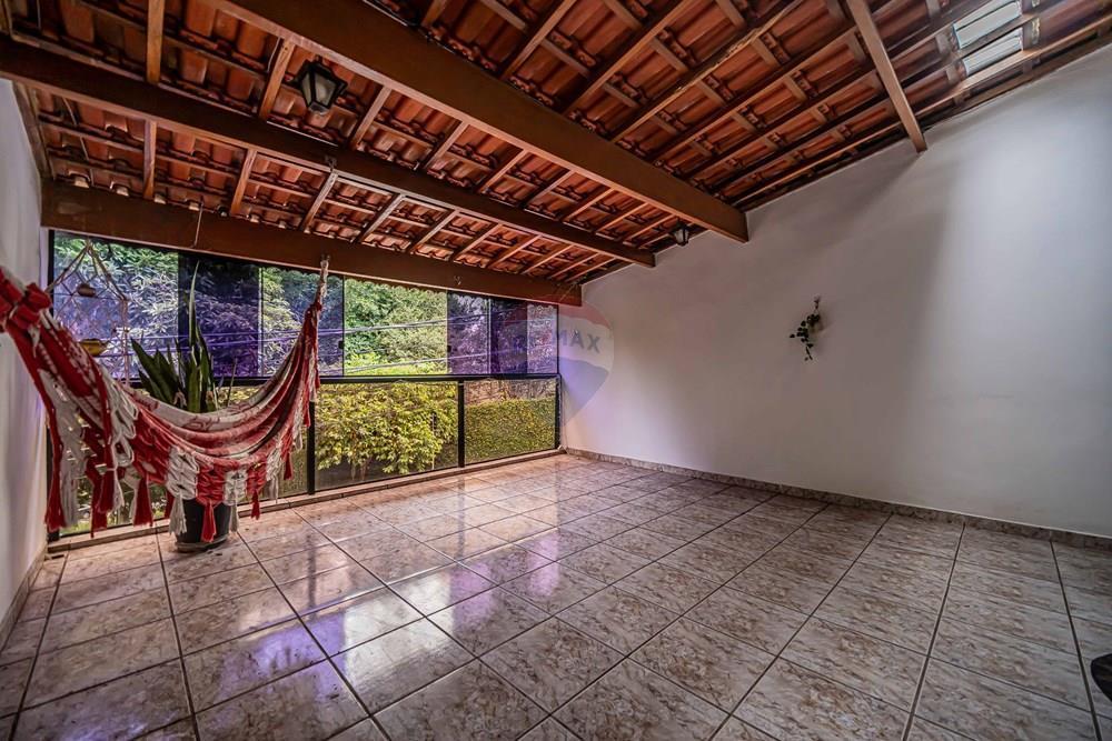 Sobrado à Venda com 3 Dormitórios por R$ 993.000 – Butantã
