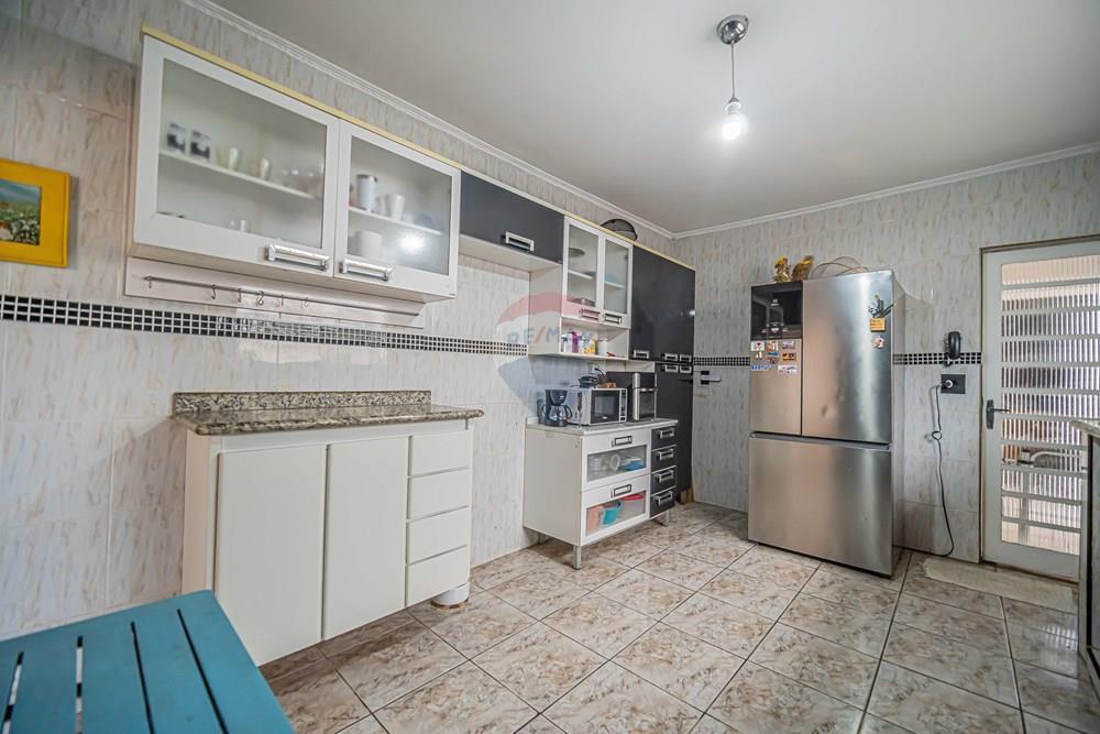 Sobrado à Venda com 3 Dormitórios por R$ 993.000 – Butantã