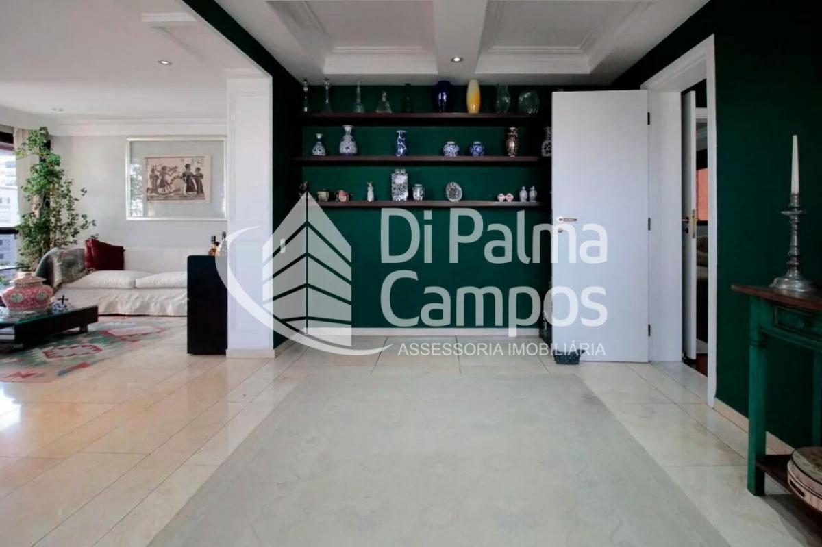 Apartamento com 267m², 4 suítes, varandas e próximo ao metrô no Paraíso