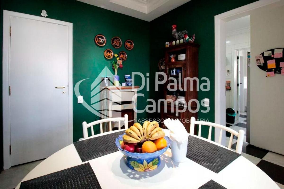 Apartamento com 267m², 4 suítes, varandas e próximo ao metrô no Paraíso
