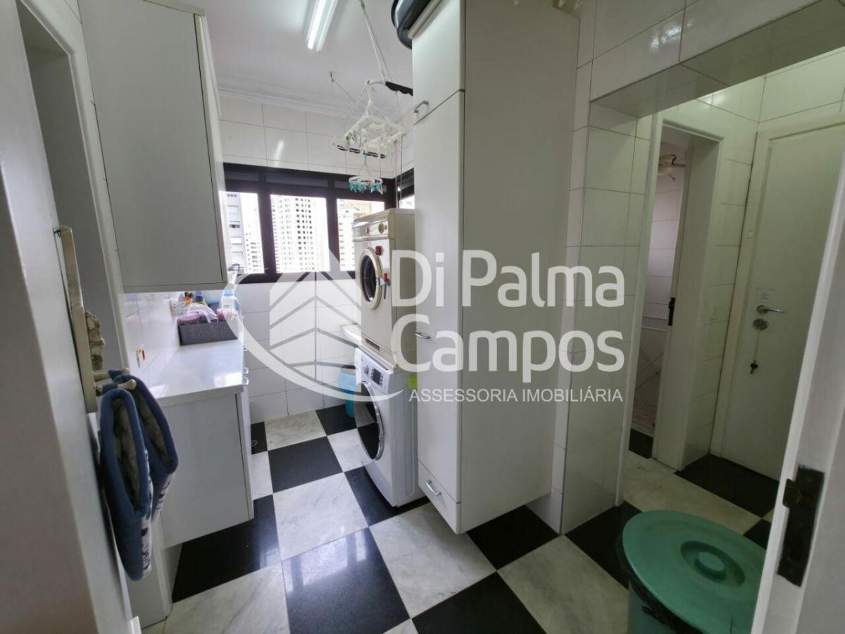 Apartamento com 267m², 4 suítes, varandas e próximo ao metrô no Paraíso
