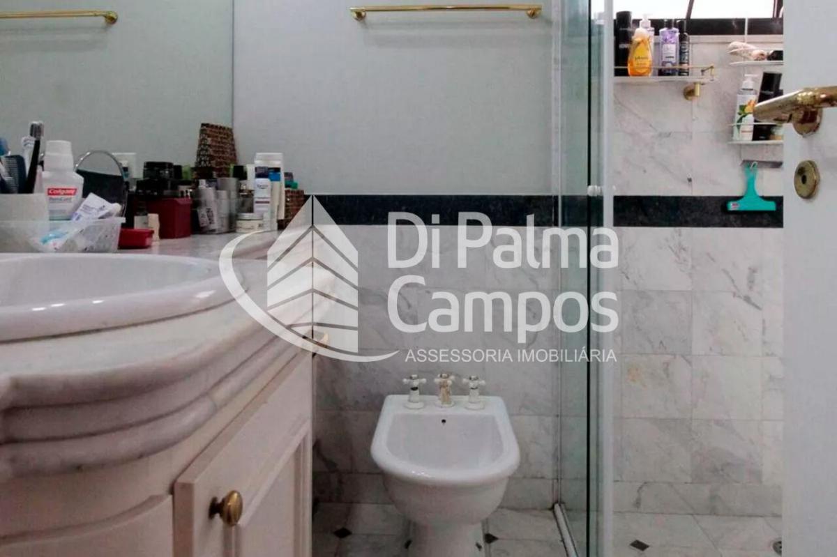 Apartamento com 267m², 4 suítes, varandas e próximo ao metrô no Paraíso