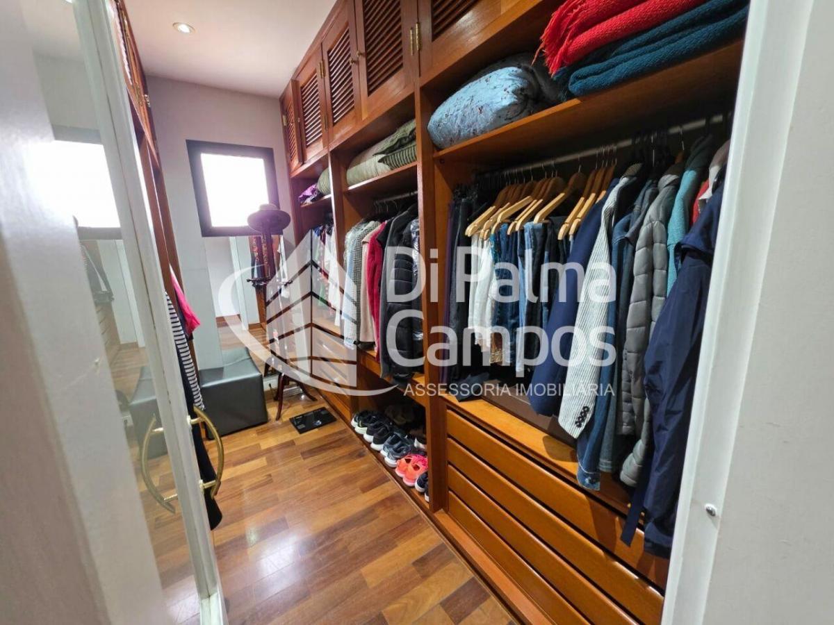 Apartamento com 267m², 4 suítes, varandas e próximo ao metrô no Paraíso