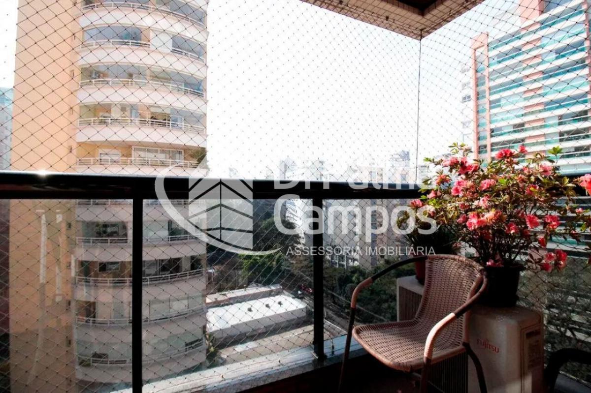 Apartamento com 267m², 4 suítes, varandas e próximo ao metrô no Paraíso