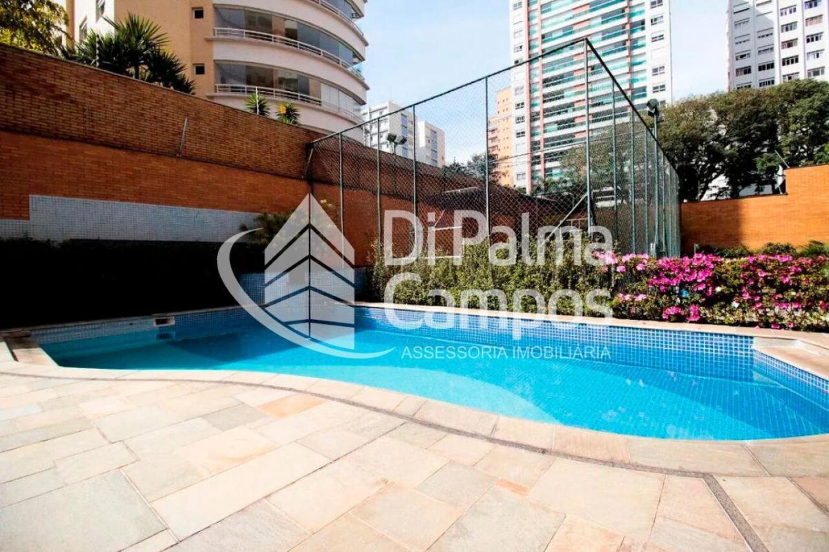 Apartamento com 267m², 4 suítes, varandas e próximo ao metrô no Paraíso