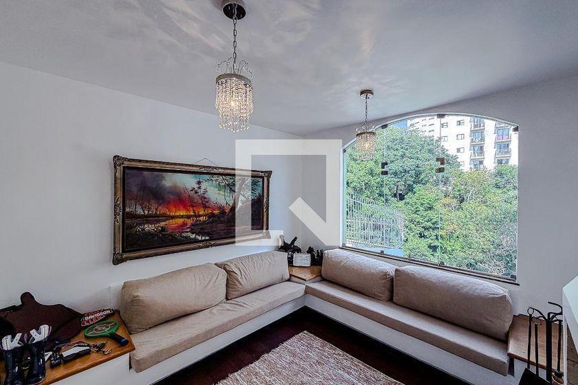 Casa à Venda – Vila Mariana, 3 Quartos, 920 m² – São Paulo