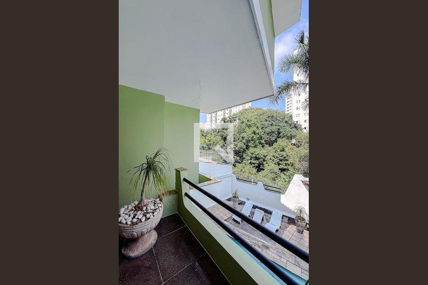 Casa à Venda – Vila Mariana, 3 Quartos, 920 m² – São Paulo