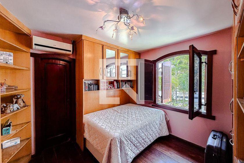 Casa à Venda – Vila Mariana, 3 Quartos, 920 m² – São Paulo