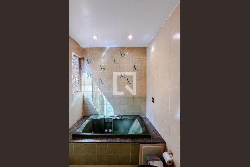 Casa à Venda – Vila Mariana, 3 Quartos, 920 m² – São Paulo