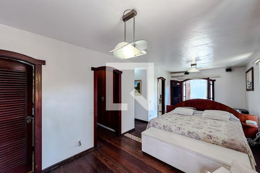 Casa à Venda – Vila Mariana, 3 Quartos, 920 m² – São Paulo