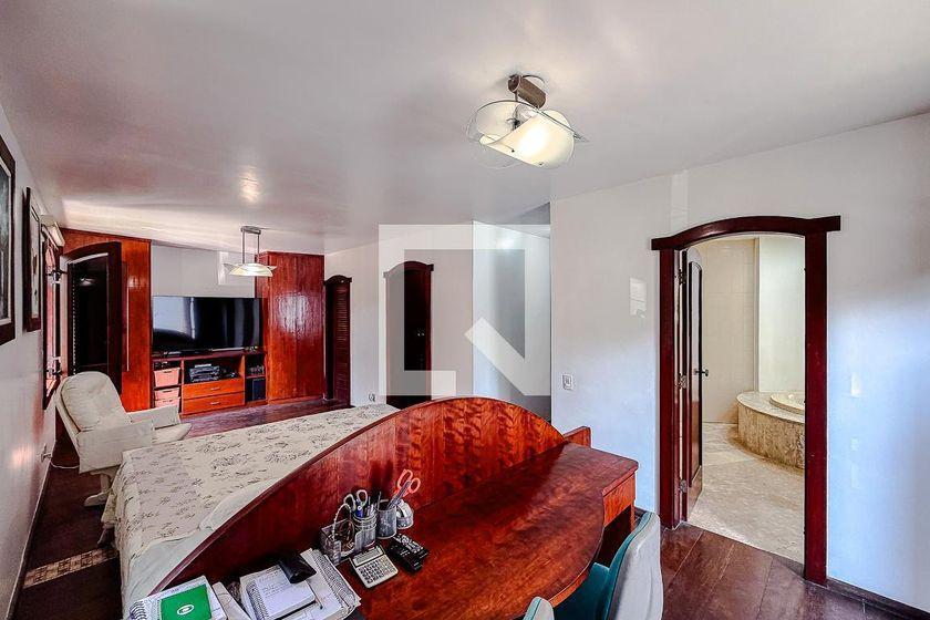 Casa à Venda – Vila Mariana, 3 Quartos, 920 m² – São Paulo