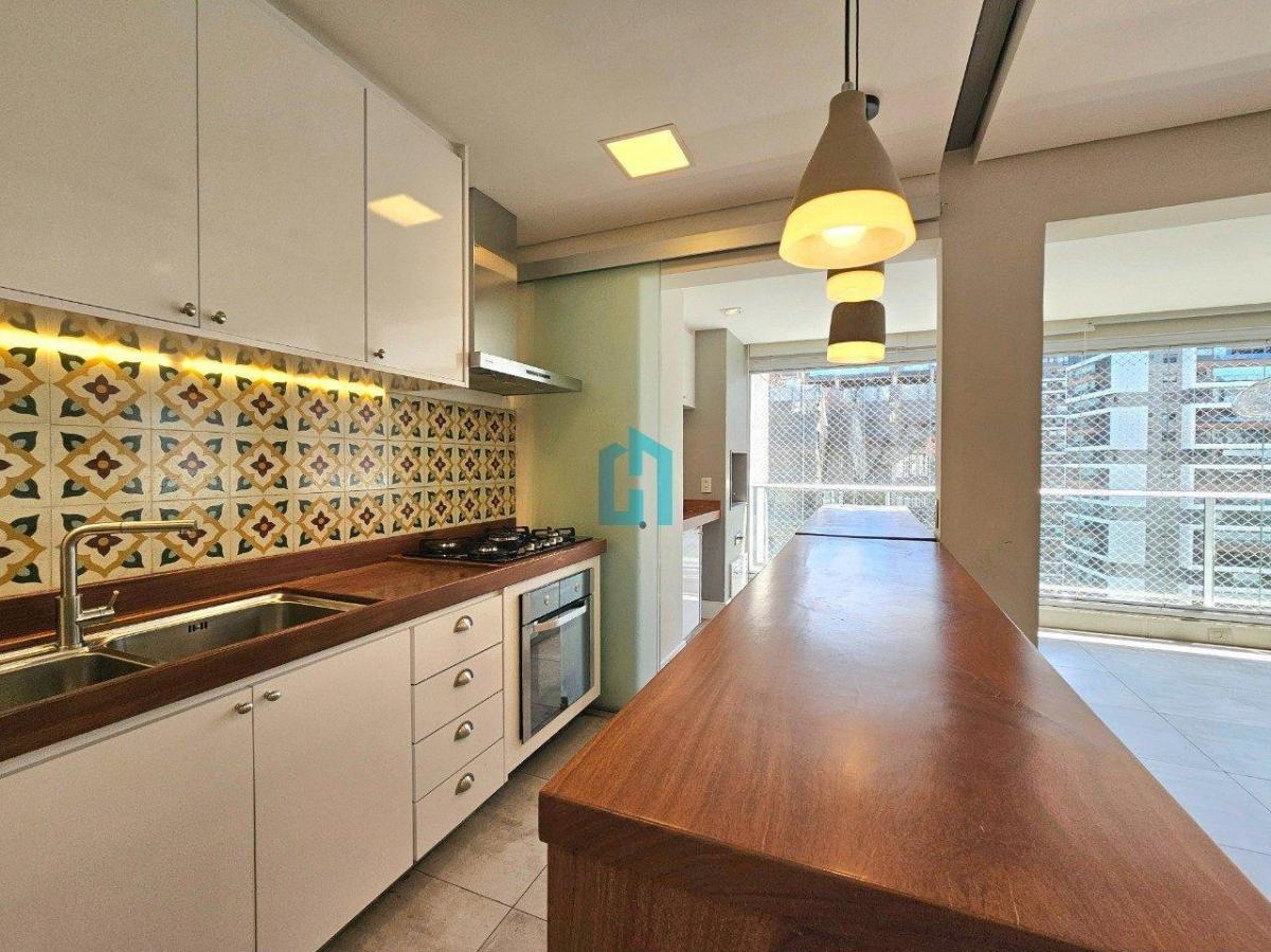 Apartamento à Venda 134 m² – 3 suítes – 2 vagas – Varanda Gourmet