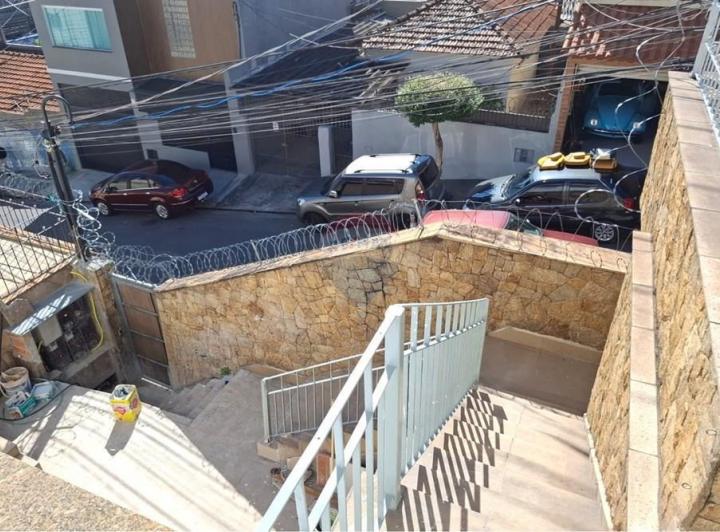 Casa Reformada com 2 dormitórios na Vila Nova Mazzei!
